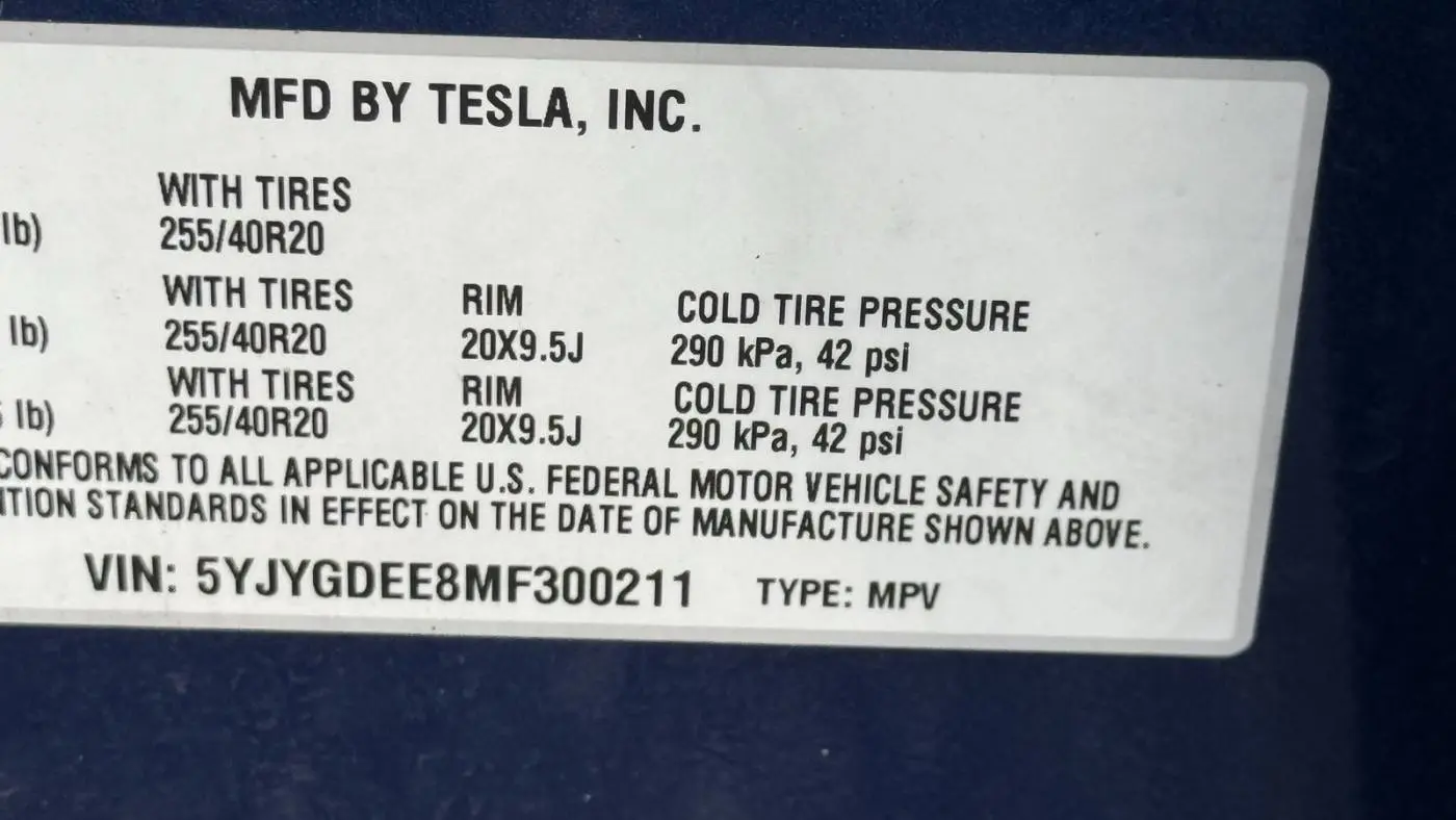 2021 Tesla Model Y 5YJYGDEE8MF300211