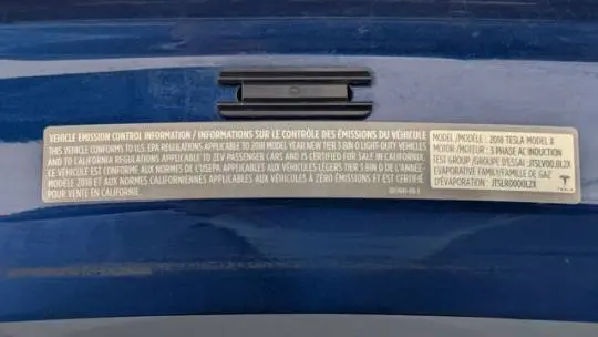 2018 Tesla Model X 5YJXCDE27JF090614