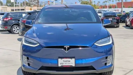 2018 Tesla Model X 5YJXCDE27JF090614