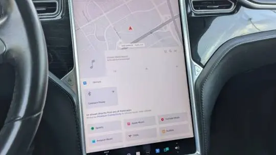 2018 Tesla Model X 5YJXCDE27JF090614