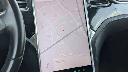 2018 Tesla Model X 5YJXCDE27JF090614