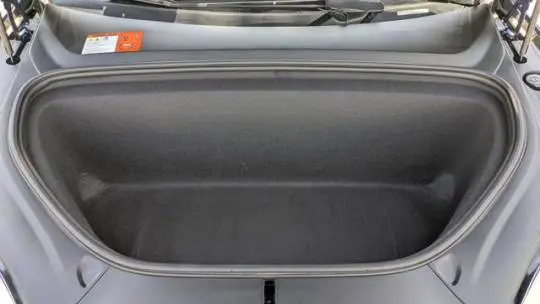 2018 Tesla Model X 5YJXCDE27JF090614