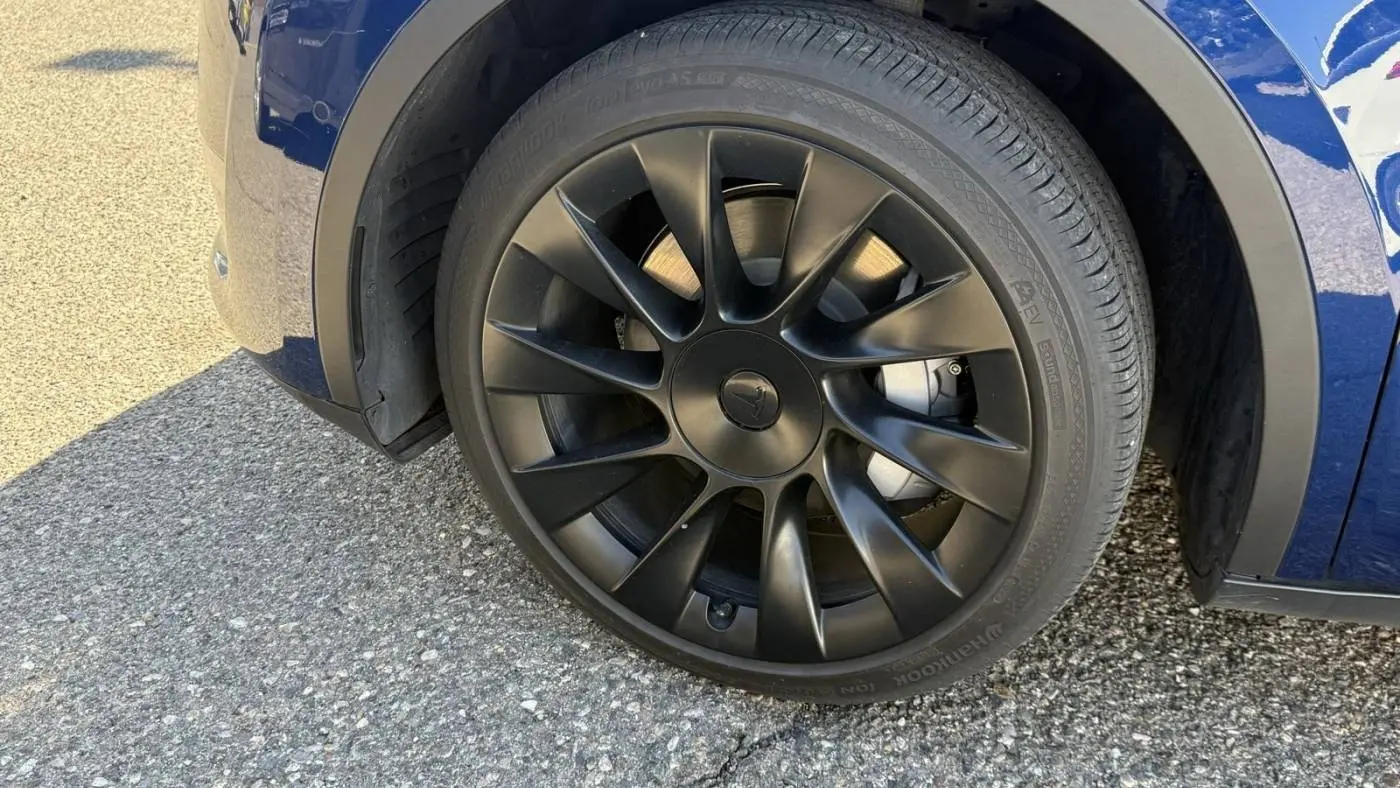 2021 Tesla Model Y 5YJYGDEE8MF300211