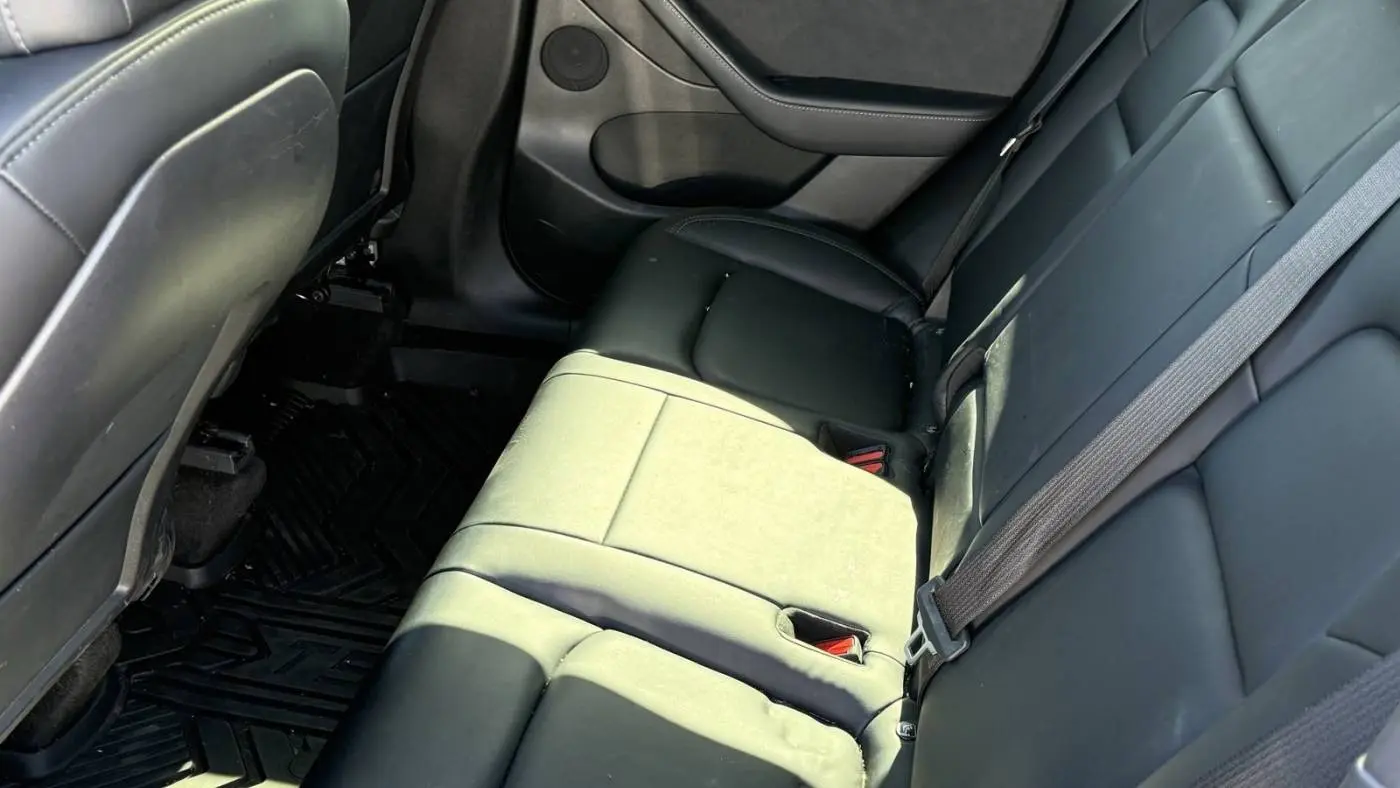 2021 Tesla Model Y 5YJYGDEE8MF300211