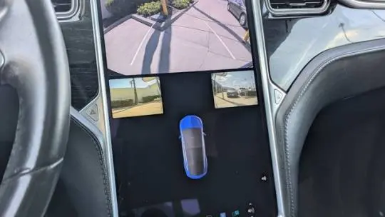 2018 Tesla Model X 5YJXCDE27JF090614