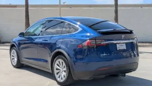 2018 Tesla Model X 5YJXCDE27JF090614