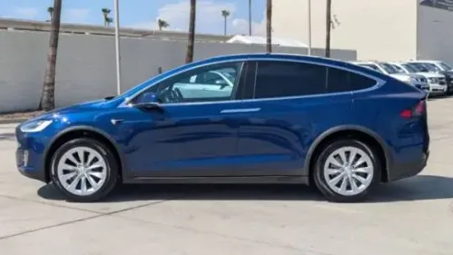 2018 Tesla Model X 5YJXCDE27JF090614