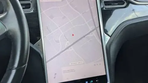 2018 Tesla Model X 5YJXCDE27JF090614