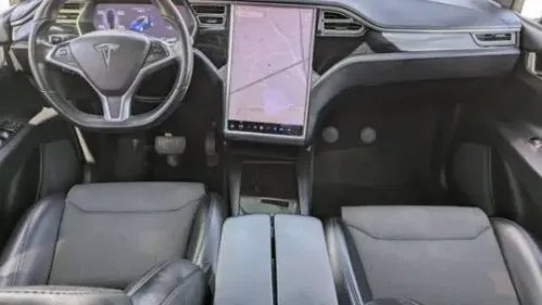 2018 Tesla Model X 5YJXCDE27JF090614
