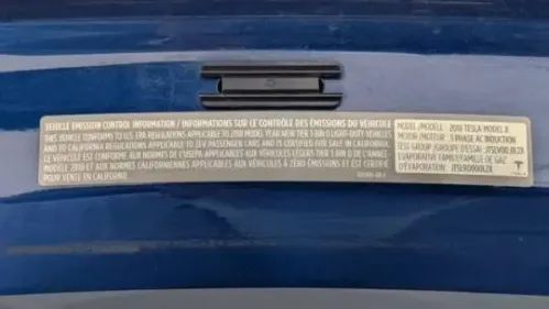 2018 Tesla Model X 5YJXCDE27JF090614