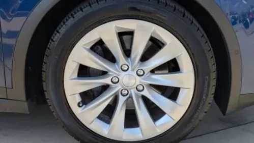 2018 Tesla Model X 5YJXCDE27JF090614