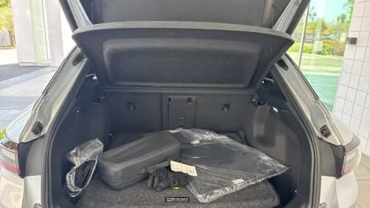 2021 Volkswagen ID.4 WVGTMPE2XMP056055