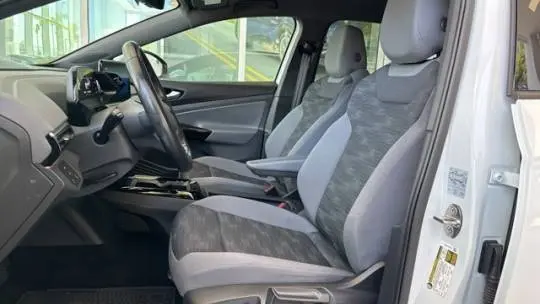 2021 Volkswagen ID.4 WVGTMPE22MP056213