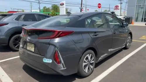 2017 Toyota Prius Prime - Images - 3