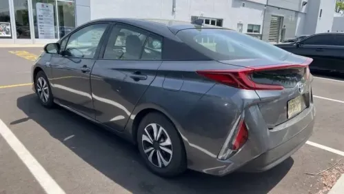 2017 Toyota Prius Prime - Images - 4
