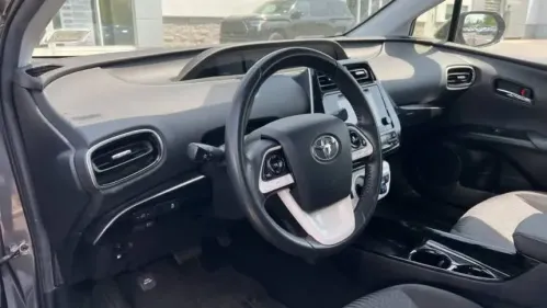 2017 Toyota Prius Prime - Images - 10