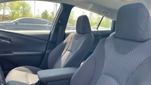 2017 Toyota Prius Prime - Images - 11