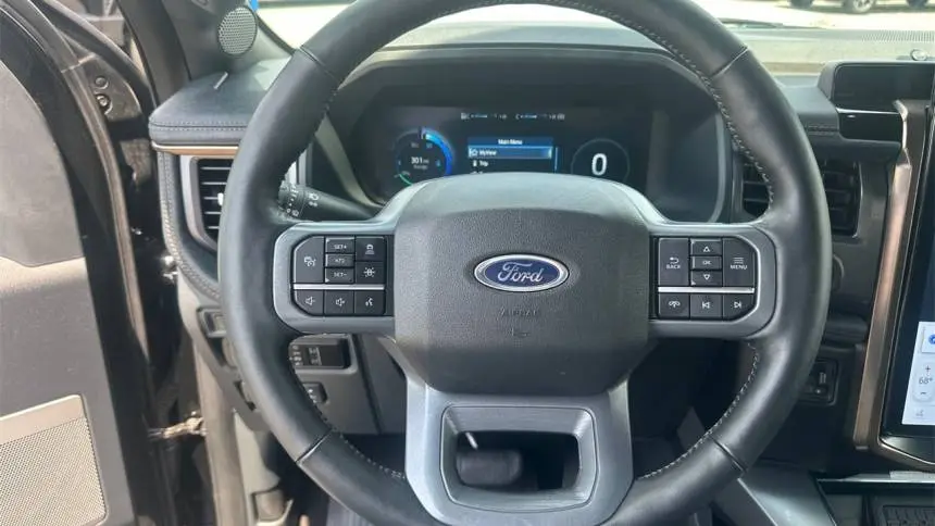 2023 Ford F-150 Lightning 1FT6W1EV7PWG40121
