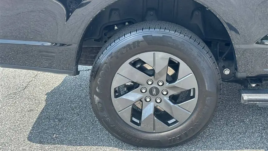 2023 Ford F-150 Lightning 1FT6W1EV7PWG40121