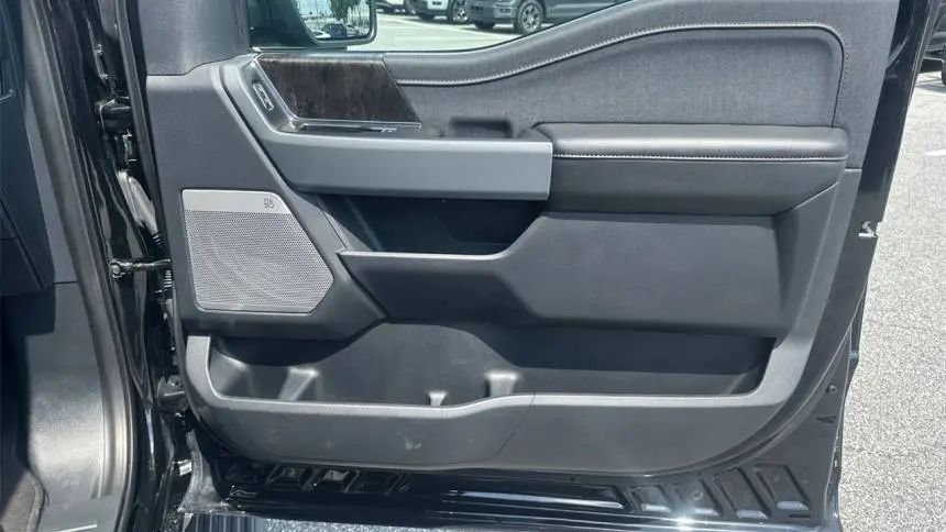 2023 Ford F-150 Lightning 1FT6W1EV7PWG40121
