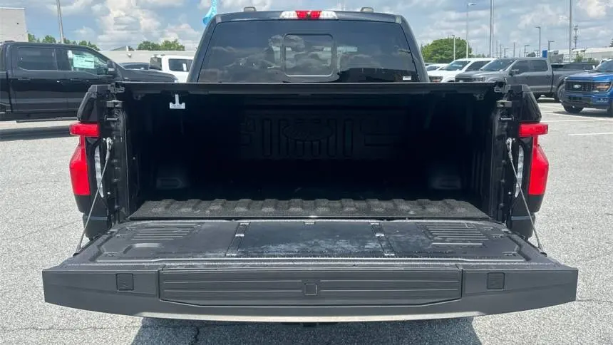 2023 Ford F-150 Lightning 1FT6W1EV7PWG40121