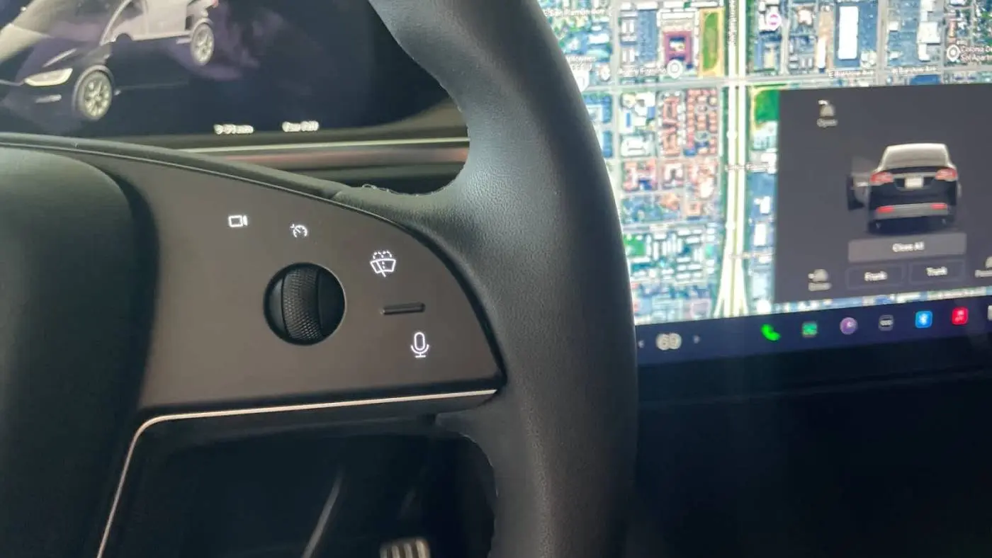 2024 Tesla Model X 7SAXCDE55RF452612