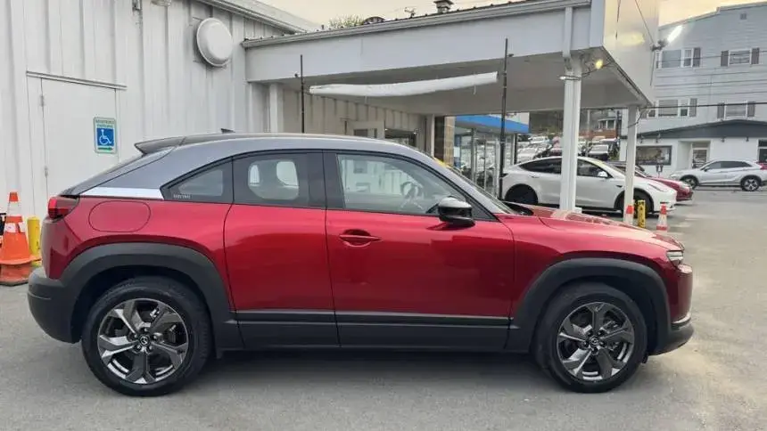 2022 Mazda MX-30 EV - Images - 6