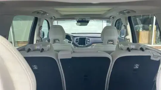 2022 Volvo XC90 - Images - 4