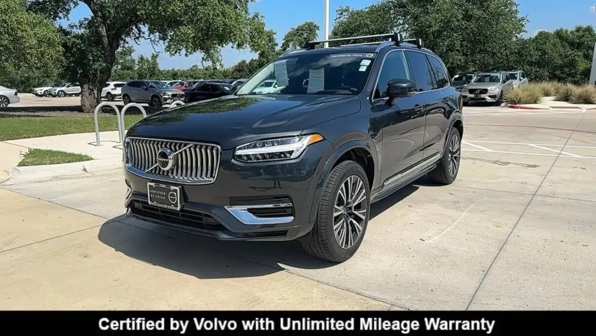 2022 Volvo XC90 - Images - 1