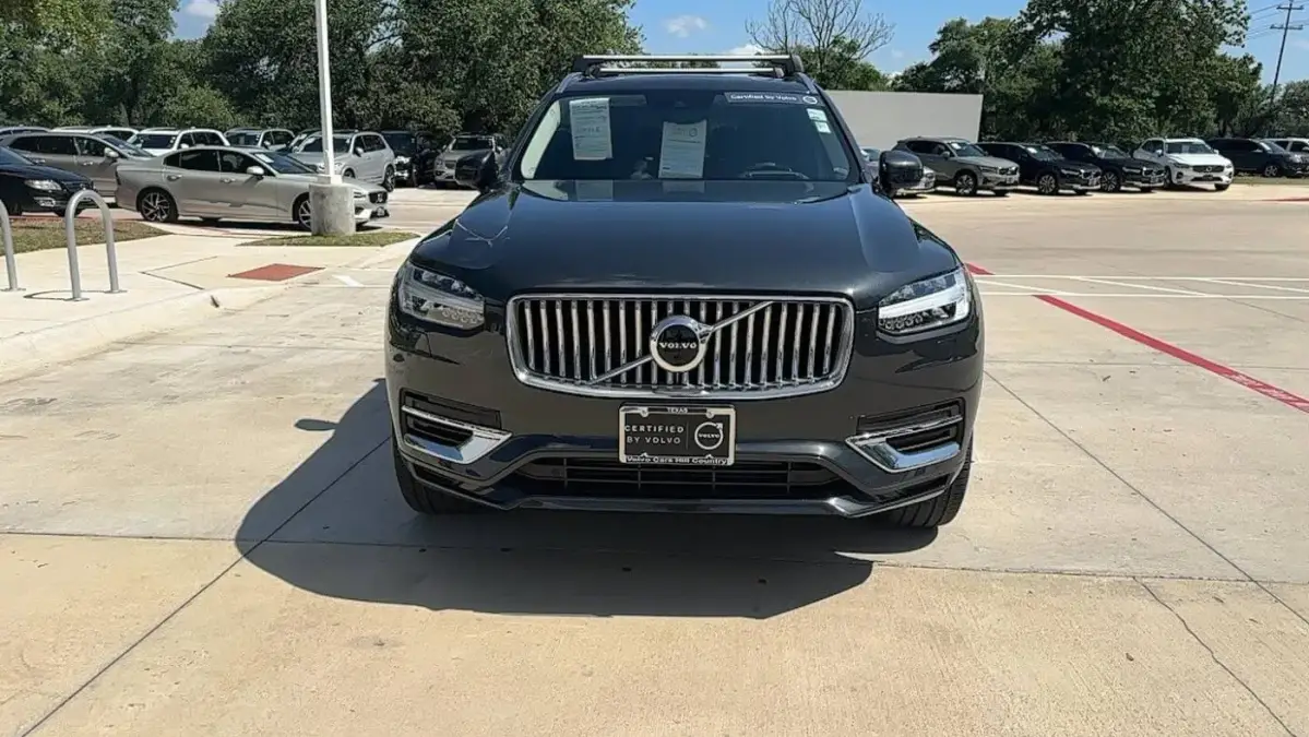 2022 Volvo XC90 - Images - 8
