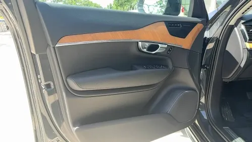2022 Volvo XC90 - Images - 10