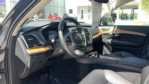 2022 Volvo XC90 - Images - 12