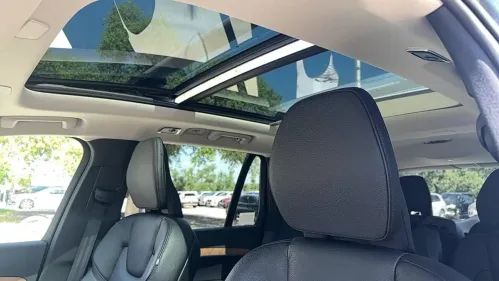 2022 Volvo XC90 - Images - 13