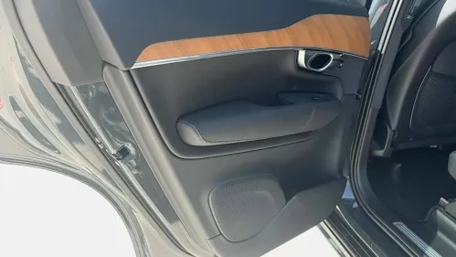 2022 Volvo XC90 - Images - 14