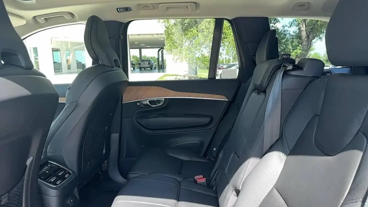2022 Volvo XC90 - Images - 16