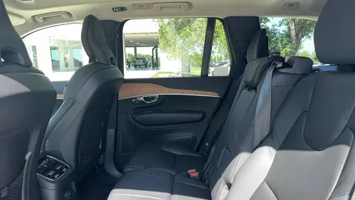 2022 Volvo XC90 - Images - 16