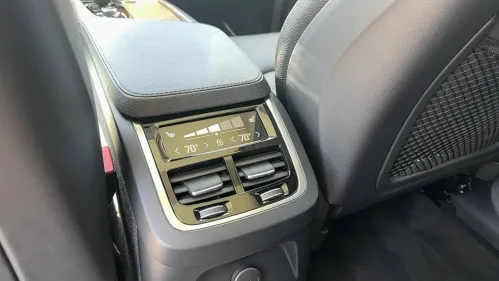 2022 Volvo XC90 - Images - 17