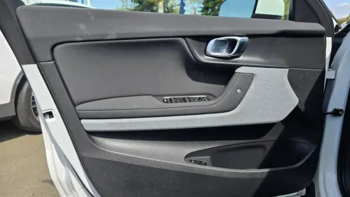 2022 Polestar 2 - Images - 20