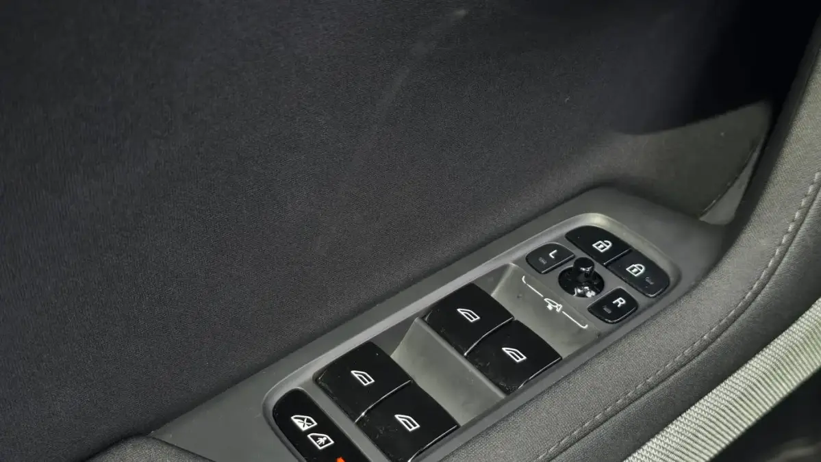 2022 Polestar 2 - Images - 29