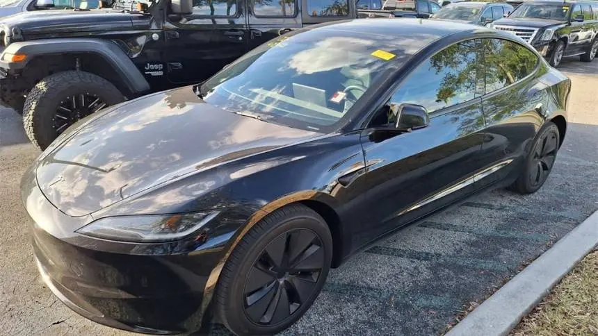 2025 Tesla Model 3 5YJ3E1EB5SF887646