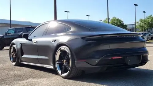 2022 Porsche Taycan - Images - 5
