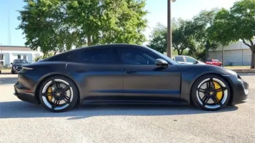 2022 Porsche Taycan - Images - 8