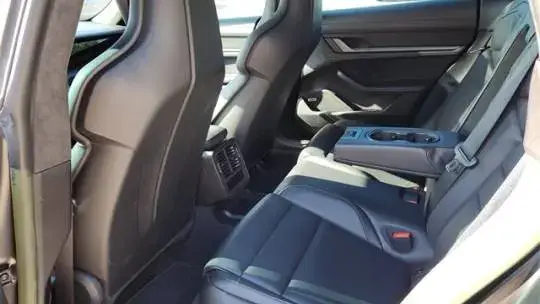 2022 Porsche Taycan - Images - 12
