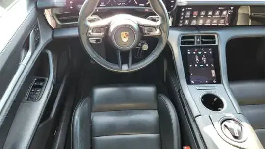 2022 Porsche Taycan - Images - 16