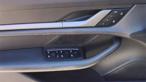 2022 Porsche Taycan - Images - 21