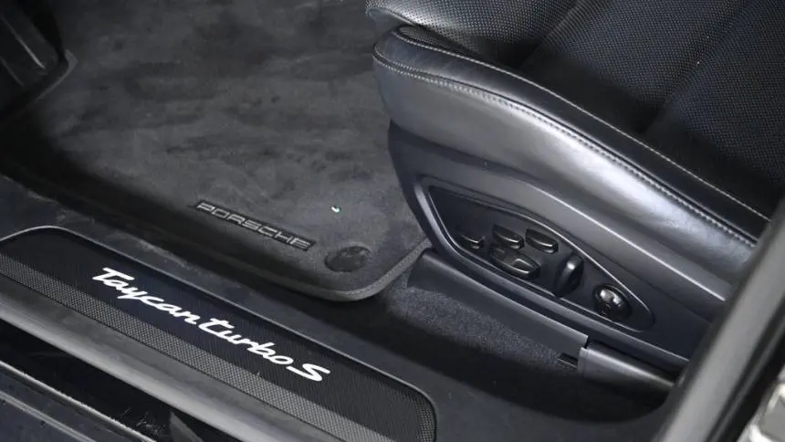 2020 Porsche Taycan WP0AC2Y14LSA70164