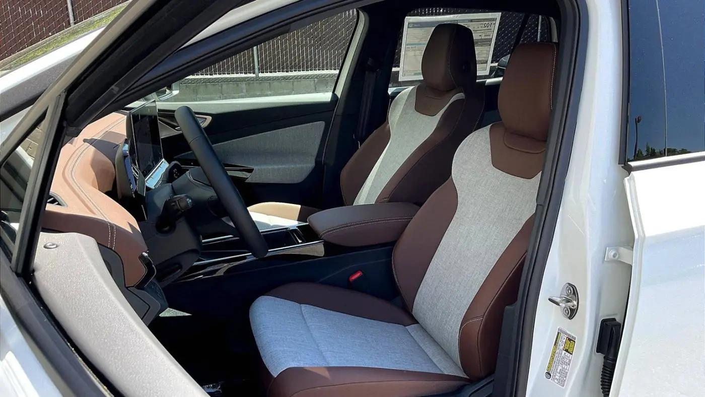2025 Volkswagen ID.4 1V2DSPE85SC006587