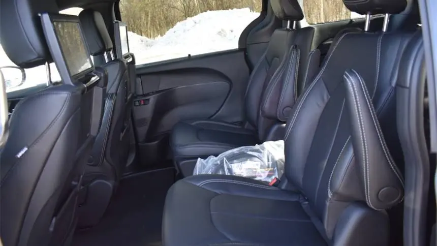 2025 Chrysler Pacifica 2C4RC1S75SR550110