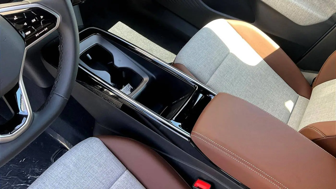 2025 Volkswagen ID.4 1V2DSPE85SC006587