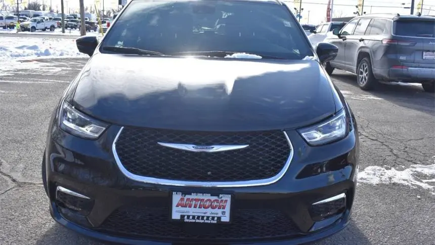 2025 Chrysler Pacifica 2C4RC1S75SR550110